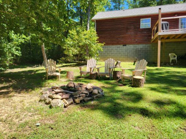 Gas Fireplace, Firepit, And Cedar Adirondack Chair Spencer Luaran gambar